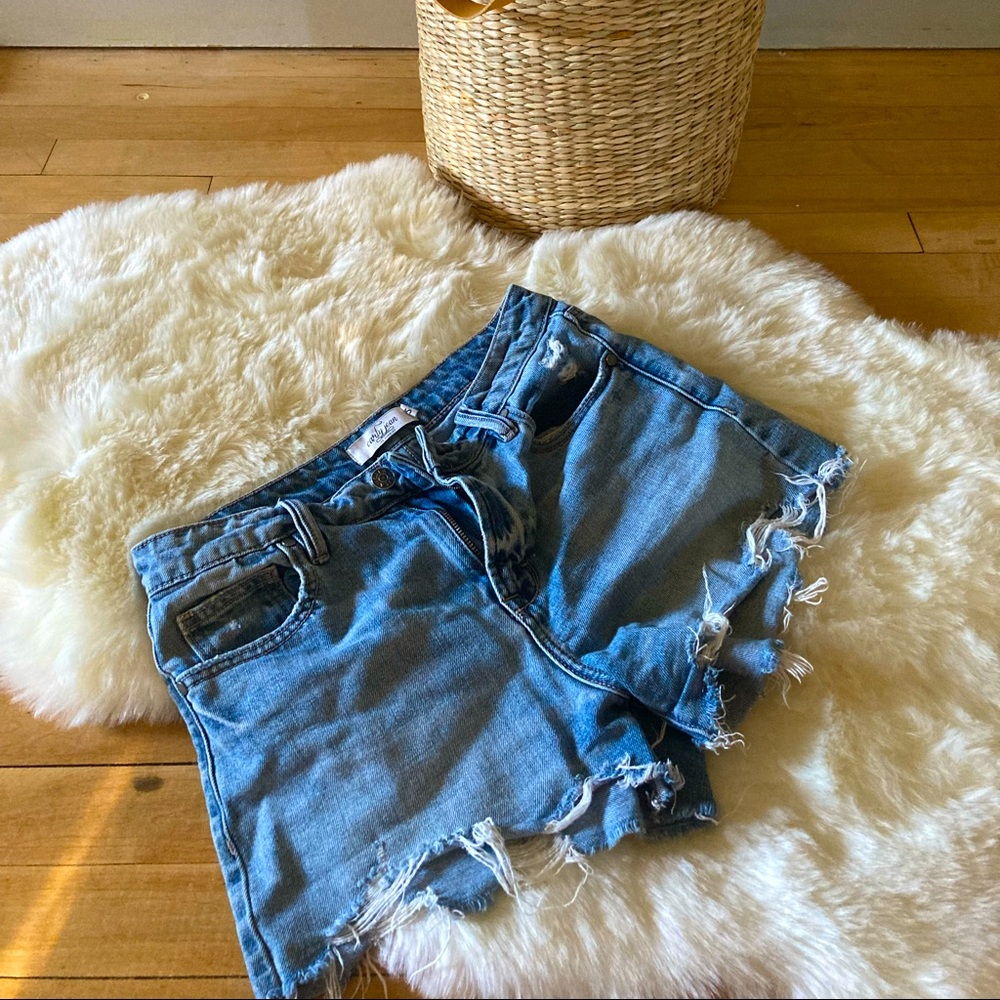 CJLA Marilyn Shorts • Size S (2)